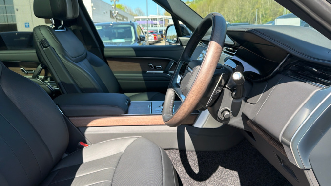 Land Rover Range Rover 3.0 D350 Autobiography 4dr Auto Diesel Estate - Image 21